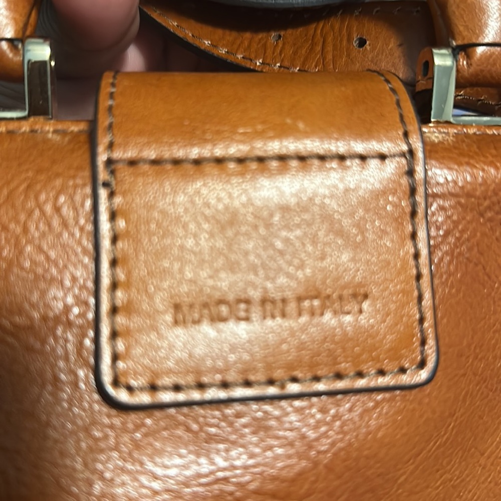 Designer bag complete with dust bag. Can be used as cross body. - Picture 5 of 5